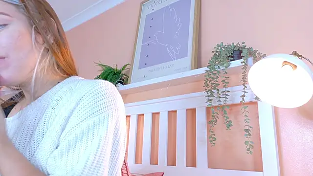 Snapshot of BelaMiller_ chatting on 09.09.25 BelaMiller  online show from 09.09.25