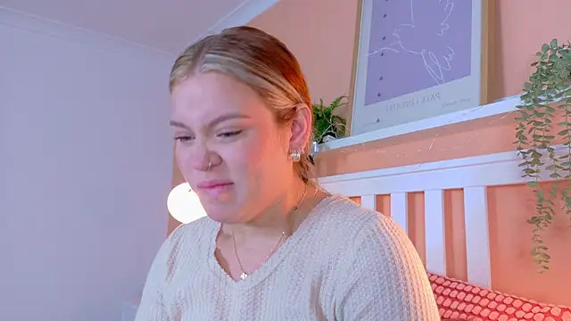 Snapshot of BelaMiller_ chatting on 09.11.25 BelaMiller  online show from 09.11.25