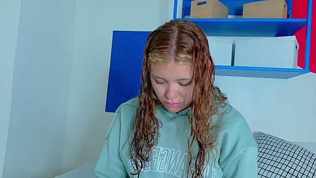 Snapshot of BelaMiller_ chatting on 09.16.25 BelaMiller  online show from 09.16.25