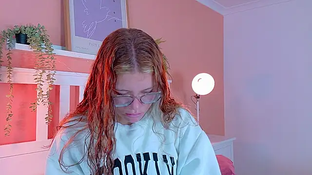 Snapshot of BelaMiller_ chatting on 09.24.25 BelaMiller  online show from 09.24.25