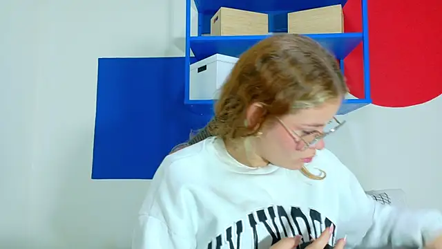 Snapshot of BelaMiller_ chatting on 10.13.25 BelaMiller  online show from 10.13.25