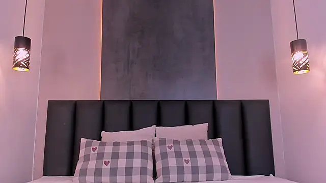 Snapshot of TiffValentinee_ chatting on 10.07.25 TiffValentinee online show from 10.07.25