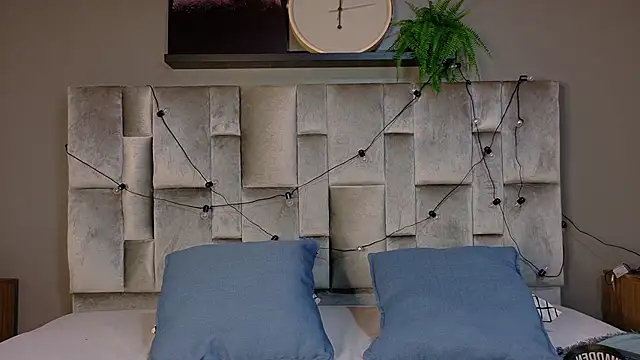 Snapshot of TiffValentinee_ chatting on 11.10.25 TiffValentinee online show from 11.10.25