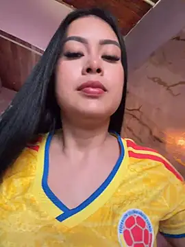 Snapshot of CrisMarulanda chatting on 06.17.26 CrisMarulanda online show from 06.17.26