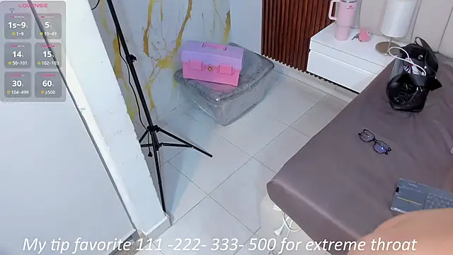 Snapshot of hinata_dolly chatting on 09.27.25 hinata dolly online show from 09.27.25