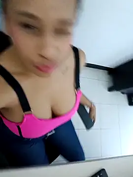 Snapshot of mirelli_g chatting on 09.13.25 mirelli g online show from 09.13.25