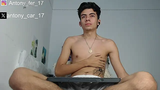 Snapshot of Rimuru17 chatting on 02.10.26 Rimuru17 online show from 02.10.26