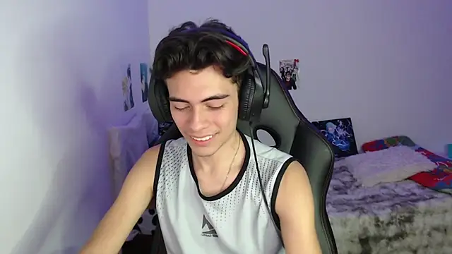 Snapshot of Rimuru17 chatting on 02.15.26 Rimuru17 online show from 02.15.26