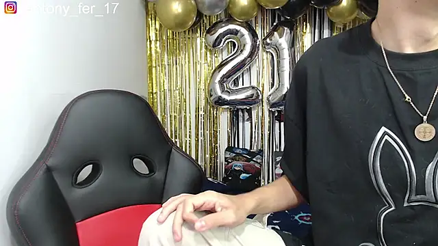 Snapshot of Rimuru17 chatting on 02.17.26 Rimuru17 online show from 02.17.26