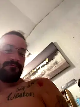 Snapshot of Lilbig_24 chatting on 10.13.25 Lilbig 24 online show from 10.13.25