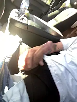 Snapshot of Lilbig_24 chatting on 10.14.25 Lilbig 24 online show from 10.14.25