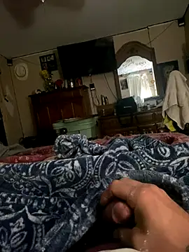 Snapshot of Lilbig_24 chatting on 10.15.25 Lilbig 24 online show from 10.15.25