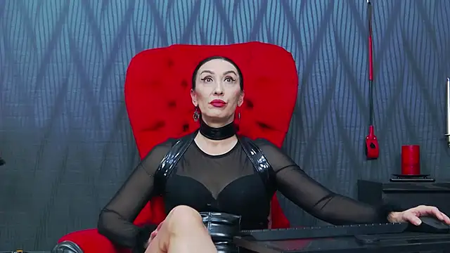 Snapshot of MistressDora chatting on 01.14.26 MistressDora online show from 01.14.26