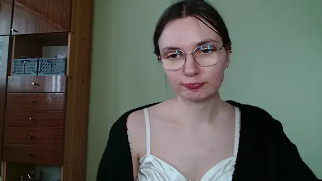 LooveELLYx online show from 02.13.25