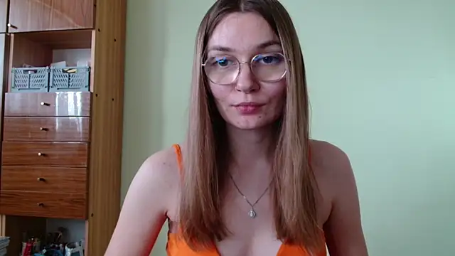 LooveELLYx online show from 09.16.25