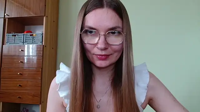 LooveELLYx online show from 05.06.26