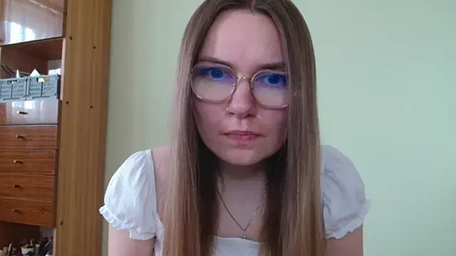 LooveELLYx online show from 07.23.26