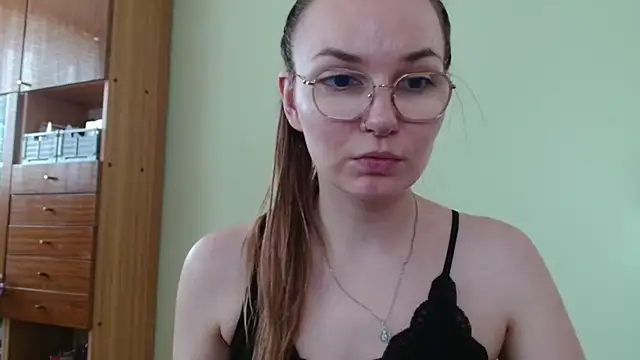 LooveELLYx online show from 08.05.26