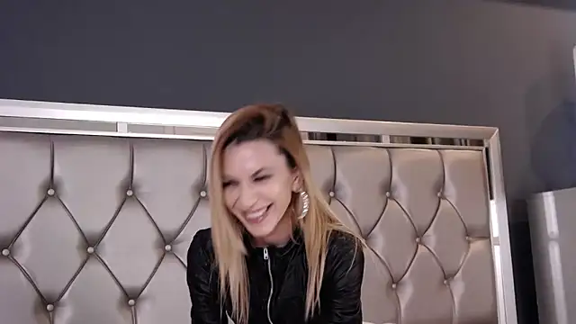 Snapshot of MayaHale chatting on 06.18.26 MayaHale online show from 06.18.26