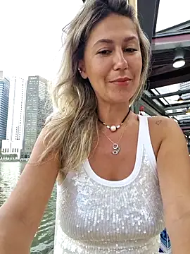 Snapshot of CelynaRoss chatting on 02.27.26 CelynaRoss online show from 02.27.26