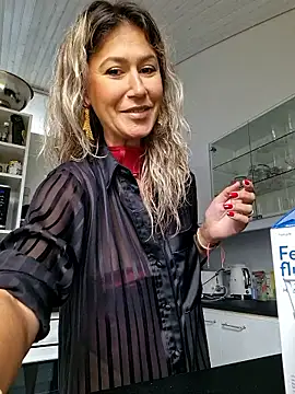 CelynaRoss online show from 05.12.26