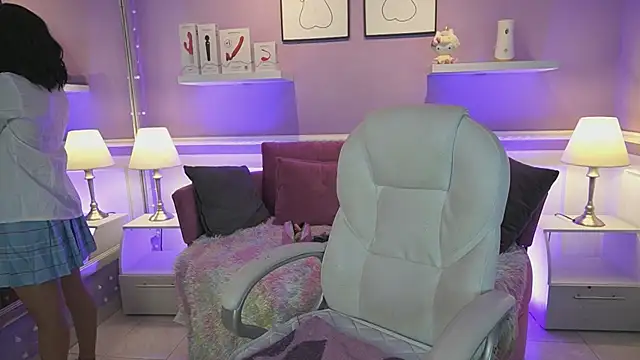 DahliaGrey online show from 11.13.25