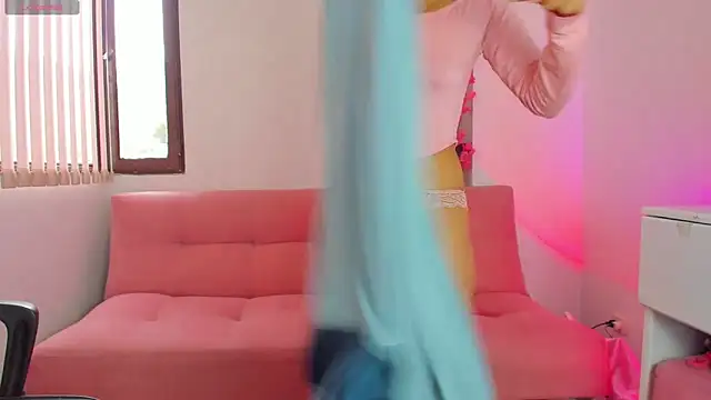 Danesacronin online show from 11.20.25