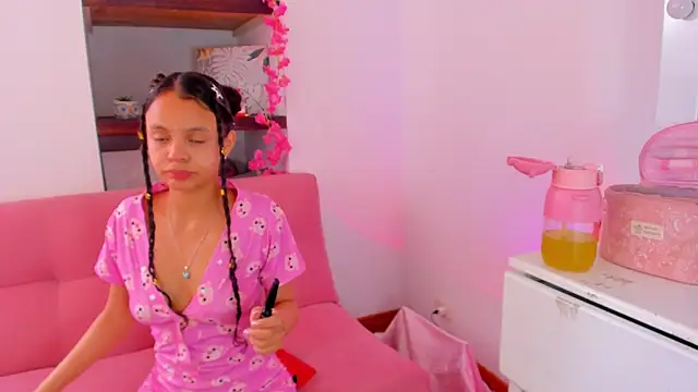 Danesacronin online show from 11.25.25