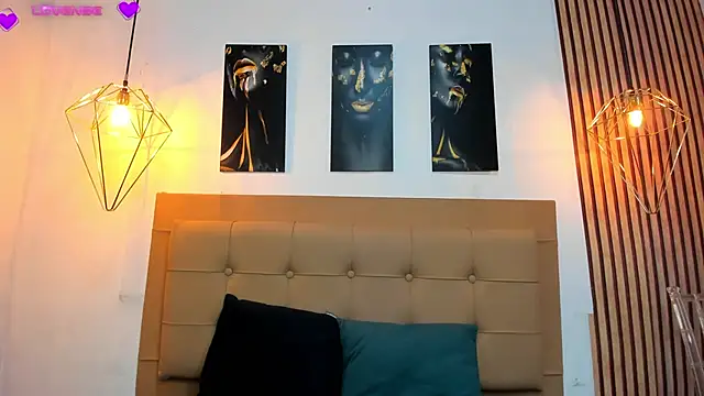 Snapshot of alesziarose chatting on 09.17.25 alesziarose online show from 09.17.25