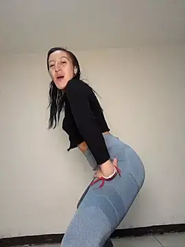 Snapshot of Oriana111 chatting on 11.06.25 Oriana111 online show from 11.06.25