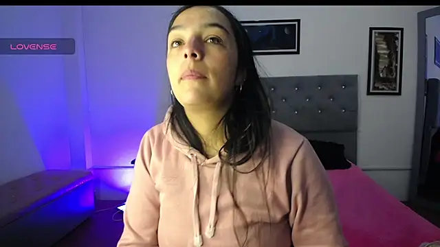 Esmeraldaa- online show from 09.11.25