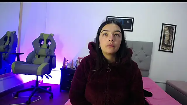 Esmeraldaa- online show from 10.01.25