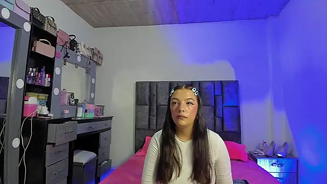 Esmeraldaa- online show from 12.01.25