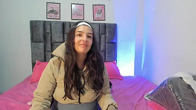 Snapshot of Esmeraldaa- chatting on 06.03.26 Esmeraldaa- online show from 06.03.26