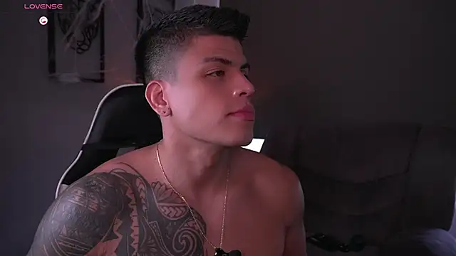 tyler muscle1 online show from 10.24.25