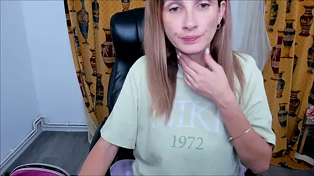 NaughtyWifey1 online show from 10.03.25