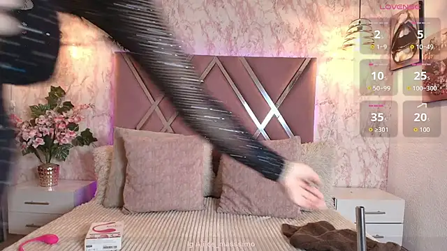 Aliice1  online show from 11.25.25