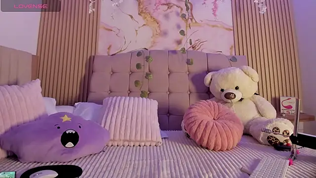 Aliice1  online show from 04.20.26