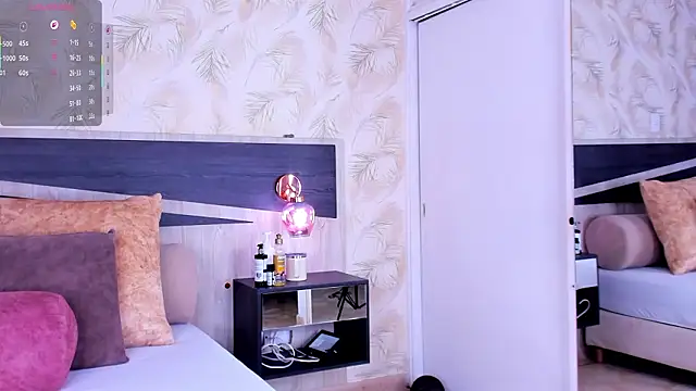 Travis lenox  online show from 02.04.26