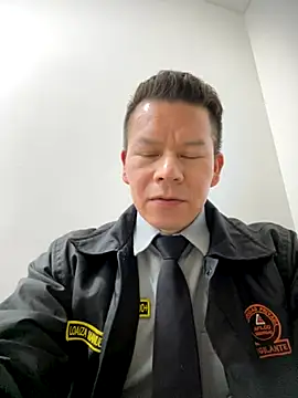 Manu0586 online show from 10.04.25