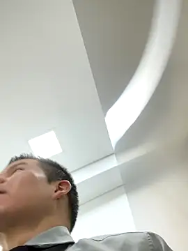 Manu0586 online show from 12.02.25