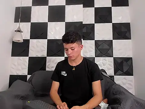 Snapshot of AndyFame1 chatting on 09.11.25 AndyFame1 online show from 09.11.25