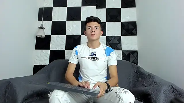 Snapshot of AndyFame1 chatting on 09.15.25 AndyFame1 online show from 09.15.25