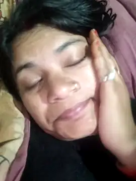 Snapshot of couple_71 chatting on 11.28.25 couple 71 online show from 11.28.25