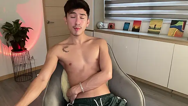 Snapshot of sweettaaron01 chatting on 10.09.25 sweettaaron01 online show from 10.09.25