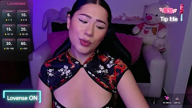 evelyn ch  online show from 11.15.25