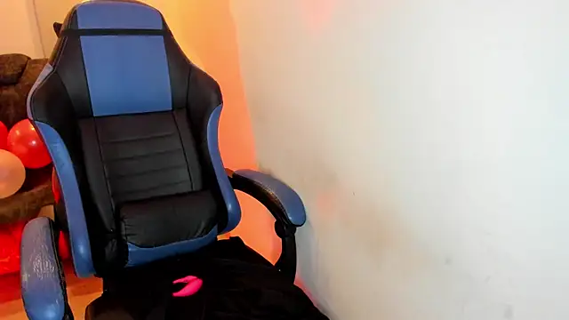 Snapshot of Scarbadgirl_ chatting on 02.15.26 Scarbadgirl online show from 02.15.26