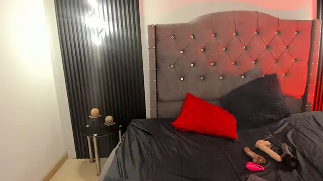 Scarbadgirl  online show from 05.04.26