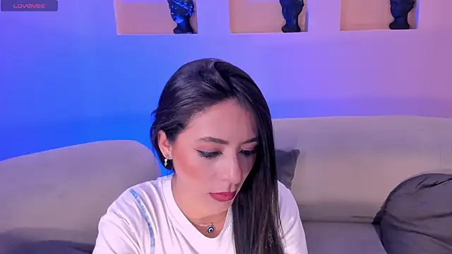 Snapshot of IsabellaMoreau chatting on 09.12.25 IsabellaMoreau online show from 09.12.25