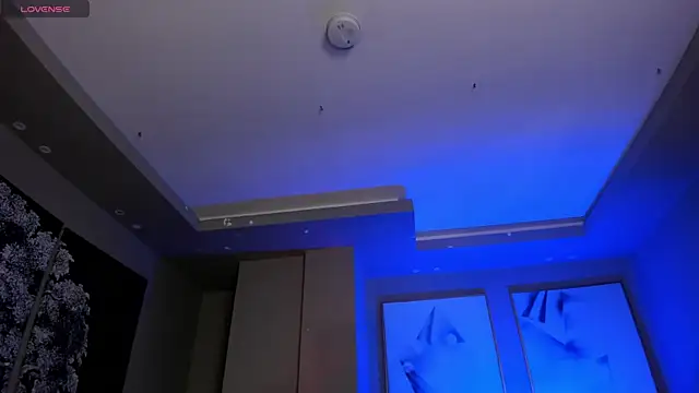 IsabellaMoreau online show from 11.17.25